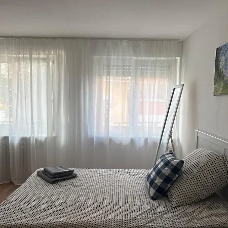Appartement Center With Parking Right Middle
