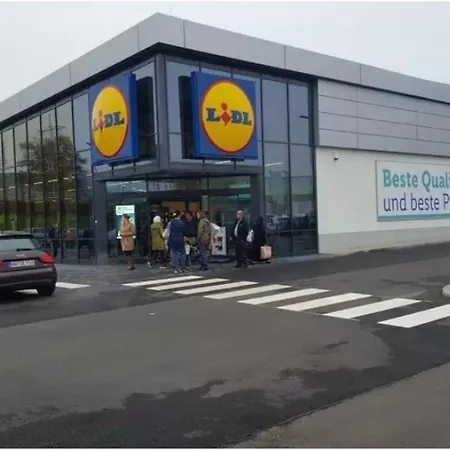 Center With Parking Right Middle *